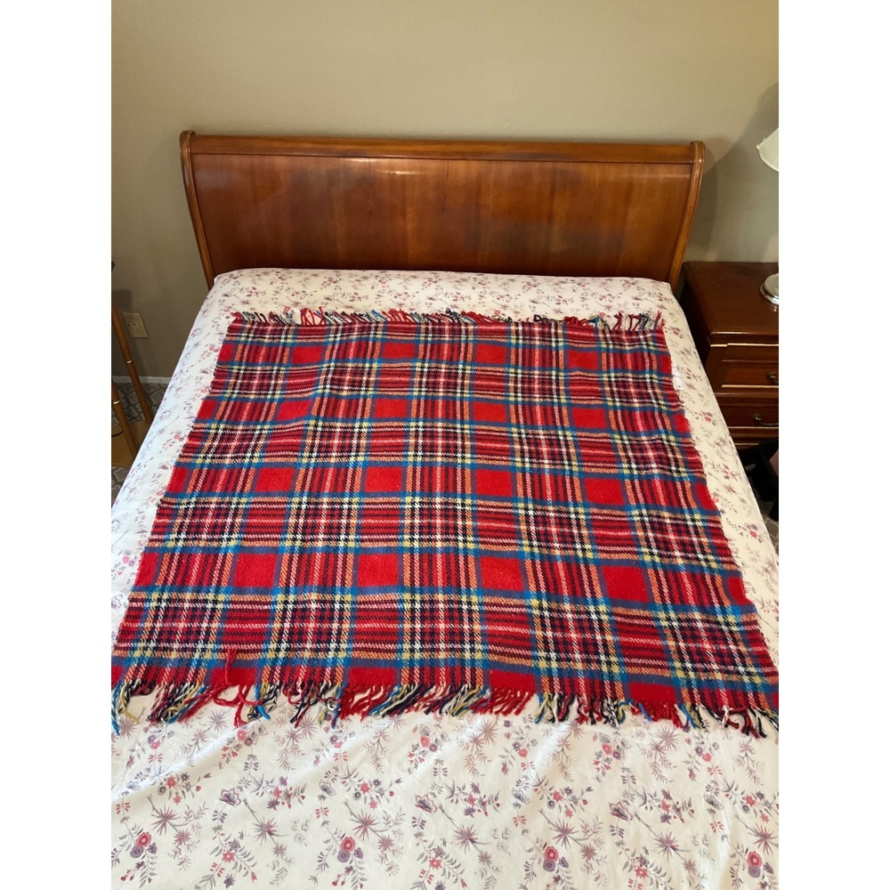 Vtg Plaid Throw Lap Blanket Red Tartan Fringe Cabin Classic Cottagecore Retro